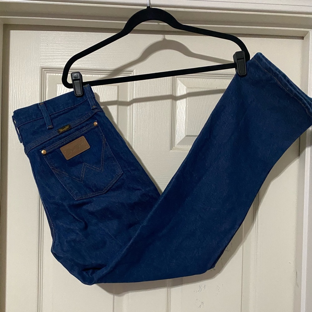 Wrangler Womens Jeans 33/32! 1st come.. - Picture 1 of 3